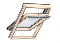 VELUX Standard tetőtéri ablak energiatakarékos 3-rétegű üvegezéssel; fa; felső kilincses (GLL 1061), 55x78 cm